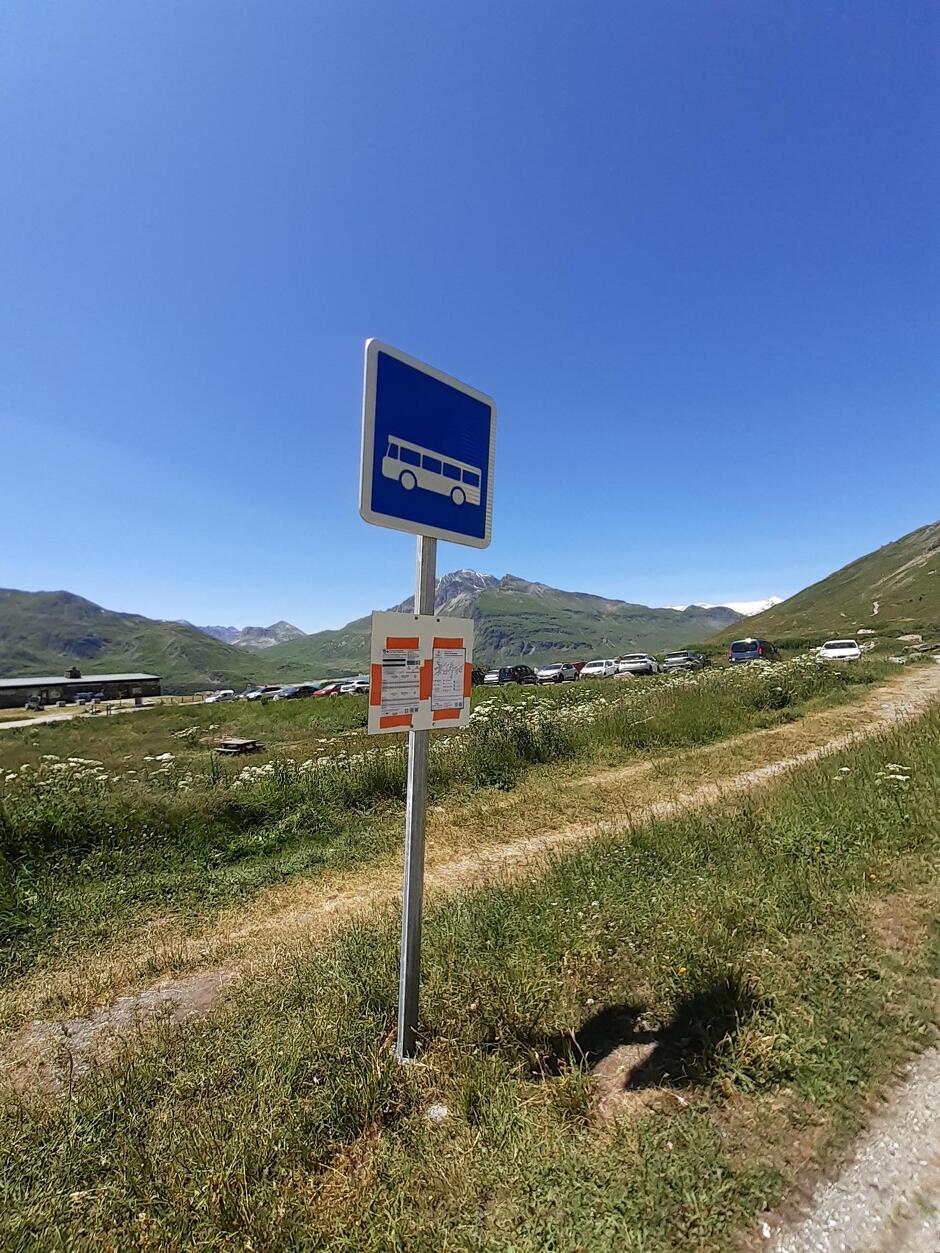 © Arrêt de bus N°331 : Fontainettes_Val-Cenis - CCHMV- N.Clouet