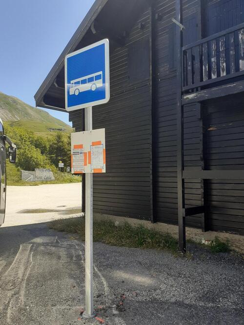 Arrêt de bus N°332 : Hotels / Ancienne Douane