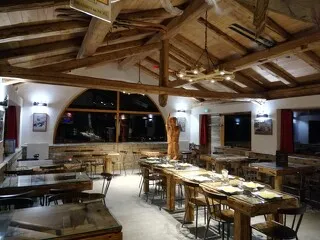Bar-Restaurant-Crêperie Le Chalet des Essarts - s.cadoux