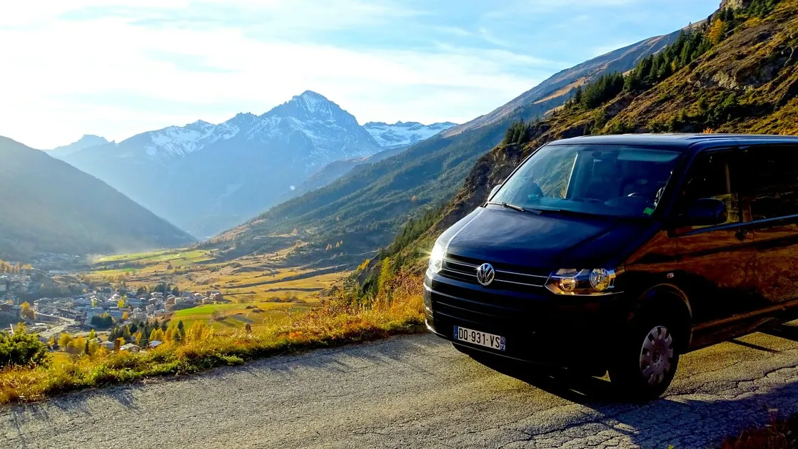 Transports Alpes - Ashley Pettit