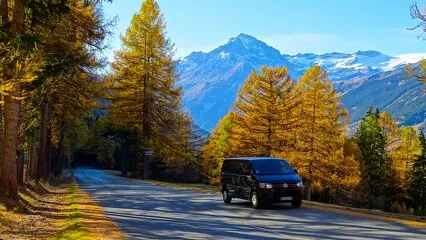 Transports Alpes - Ashley Pettit