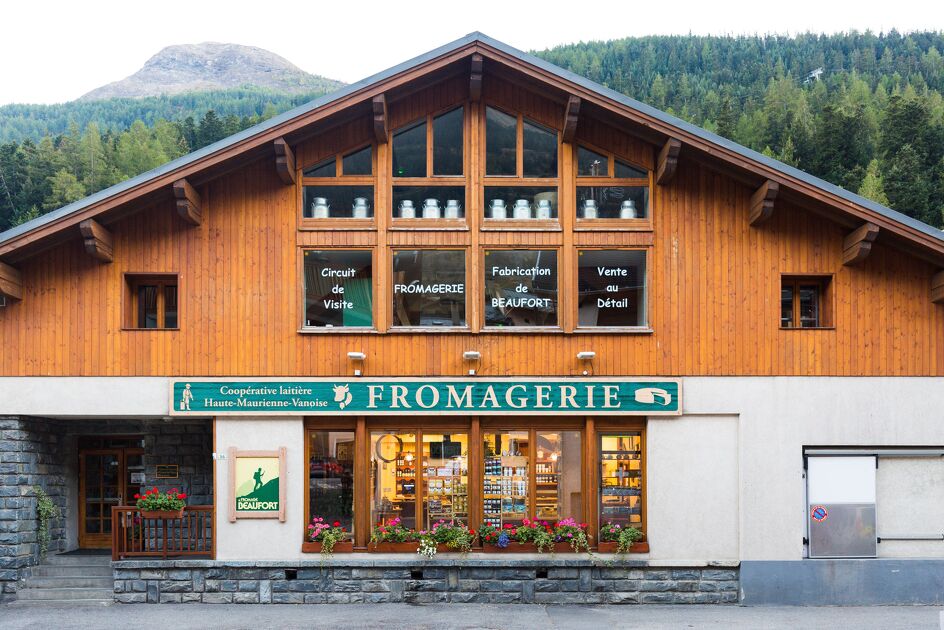 © à Val Cenis-Lanslebourg, magasin de la Coopérative Laitière de Haute Maurienne Vanoise - Coopérative Laitière de Haute Maurienne Vanoise