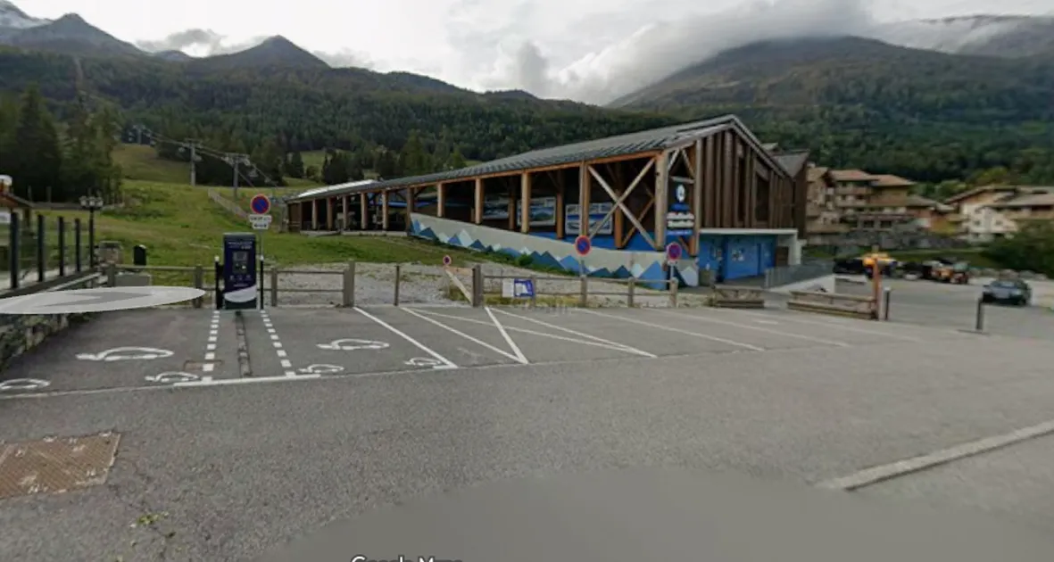 © Borne de recharge pour véhicules électriques_Val-Cenis - Google Maps