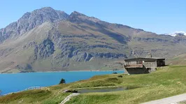 © Vue sur la maison Franco-Italienne depuis le jardin montagnard - K.Mandray