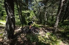 © Cross-country mountain biking: Villeneuve - A Pernet