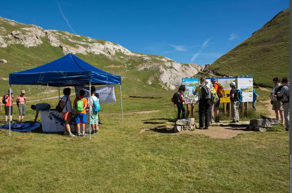 © Stand découverte Parc national de la Vanoise - Bellecombe_Val-Cenis - PNV-Jérémie JOURDAN
