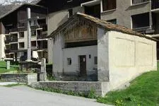 © De paden van de geschiedenis - Lanslevillard Chapel Tour_Val-Cenis - JF Durand