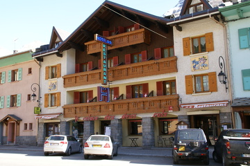 © Le Relais des 2 Cols à Val Cenis Lanslebourg - gagniere pierre