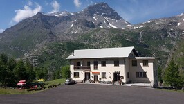 © Italian specialty store Gran Scala, at Mont Cenis - OTHMV