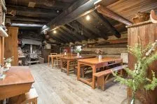 © Bramanette Mountain Hut, opposite the Dent Parrachée in Val Cenis- Bramanette Mountain Hut/Studio Viard