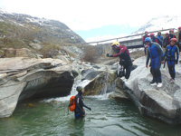 © Groupe en activité canyoning - philippe roger