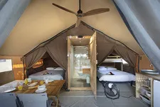 © Huttopia - Tentes Toile &amp; Bois_Val-Cenis - Manu Reyboz