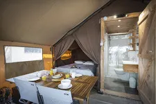 © Huttopia - Tentes Toile &amp; Bois_Val-Cenis - Manu Reyboz