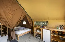 © Huttopia - Tentes Toile &amp; Bois_Val-Cenis - Manu Reyboz
