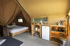 © Huttopia - Tentes Toile &amp; Bois_Val-Cenis - Manu Reyboz