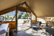 © Huttopia - Tentes Toile &amp; Bois_Val-Cenis - Manu Reyboz