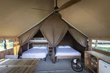 © Huttopia - Tentes Toile &amp; Bois_Val-Cenis - Manu Reyboz
