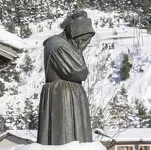 © Monument aux morts "la Pleureuse" à Val Cenis-Termignon - OTHMV