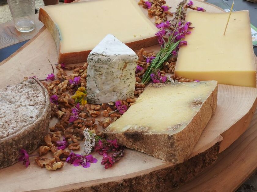 © val-cenis-auberge-bellecombe-formages-pays - Auberge de Bellecombe