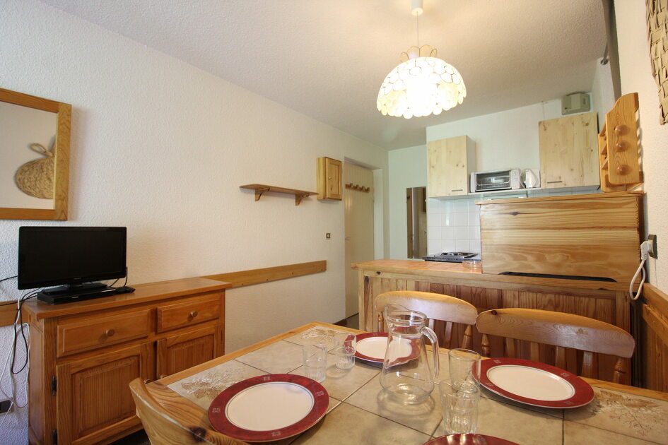 Triade - Studio 4 personnes ** - TRB011