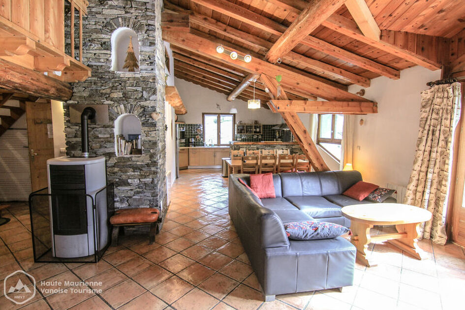 val-cenis-lanslevillard-9-person-rental-place