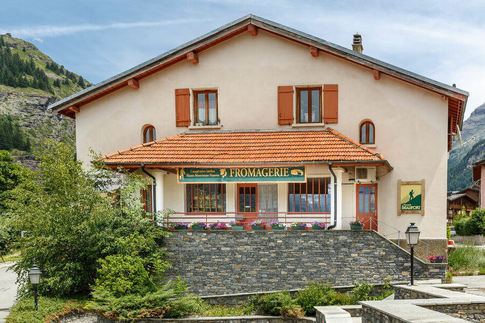 © val-cenis-lanslevillard-cooperative-laitiere cooperative-laitiere-exterieur - Coopérative Laitière de Haute Maurienne Vanoise