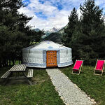 val-cenis-sollieres-sardieres-camping-le-chenantier-hebergement-insolite-yourtes